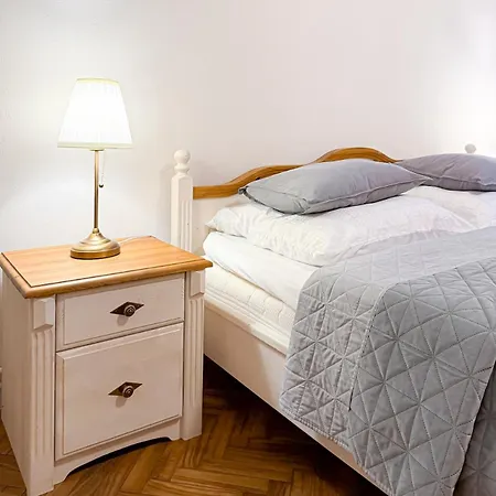 Апартаменты Goldy River 3 Bdr & 1 Bth Xxl 120m2 Прага