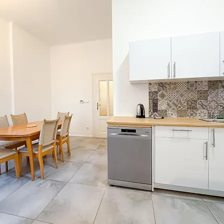 Goldy River 3 Bdr & 1 Bth Xxl 120m2 Апартаменты Прага