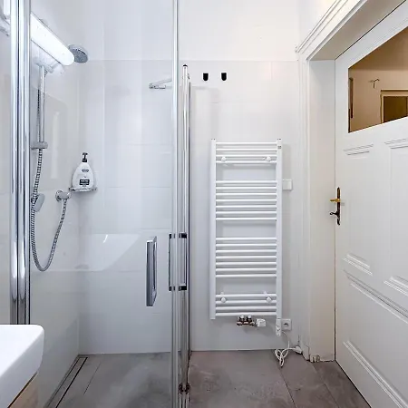 Goldy River 3 Bdr & 1 Bth Xxl 120m2 아파트 프라하